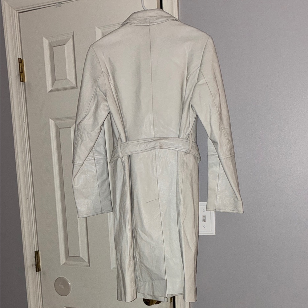 Cami White Leather Trench Coat with Brushed Brass Button Accents - Picture 6 of 11